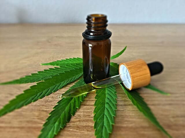 What color is CBD oil?